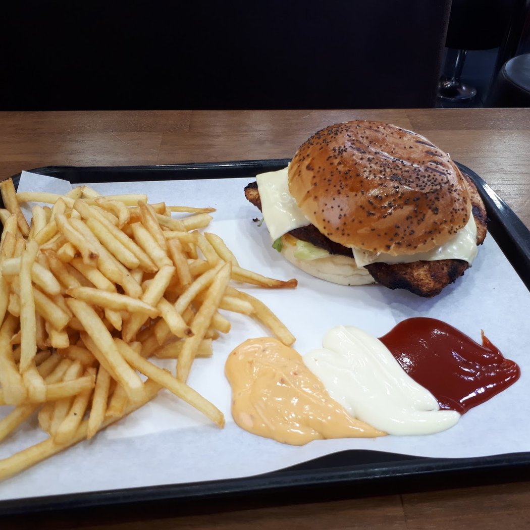Mac Hallal 1